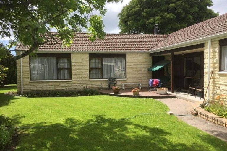 Photo of property in 31 Winters Road, Redwood, Christchurch, 8051