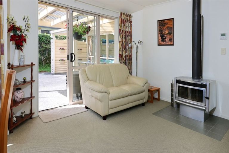Photo of property in 7 Natasha Lane, Henderson, Auckland, 0612