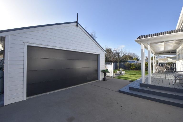 Photo of property in 12 Rhodes Street, Carterton, 5713