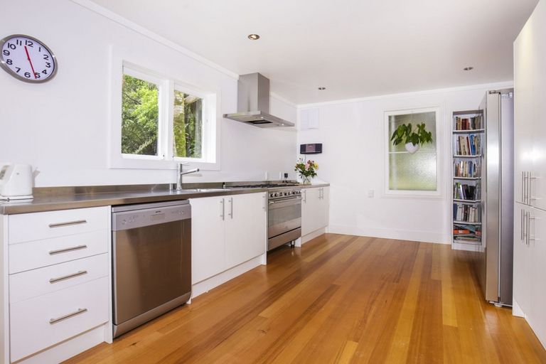 Photo of property in 263 Huia Road, Titirangi, Auckland, 0604