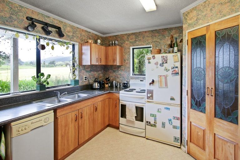 Photo of property in 631 Waitohu Valley Road, Manakau, Otaki, 5583