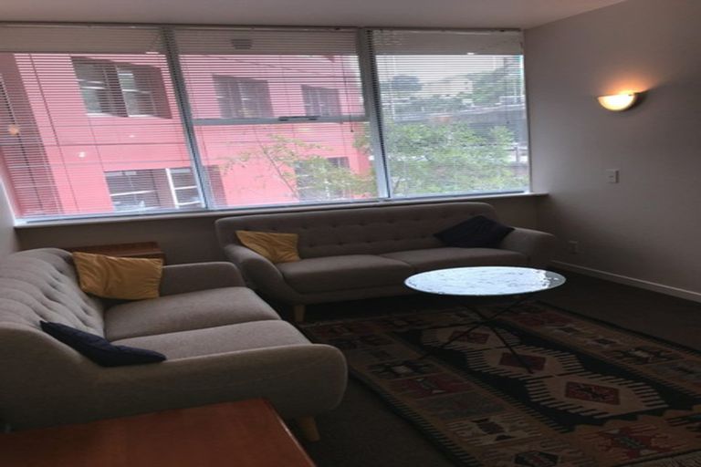 Photo of property in Terrace Tower Apartments, 1d/126 The Terrace, Wellington Central, Wellington, 6011