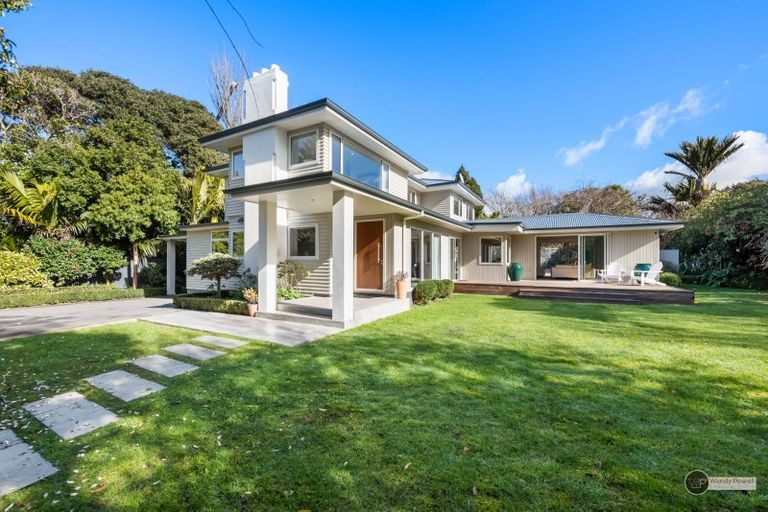 Photo of property in 2a Bloomfield Terrace, Hutt Central, Lower Hutt, 5010