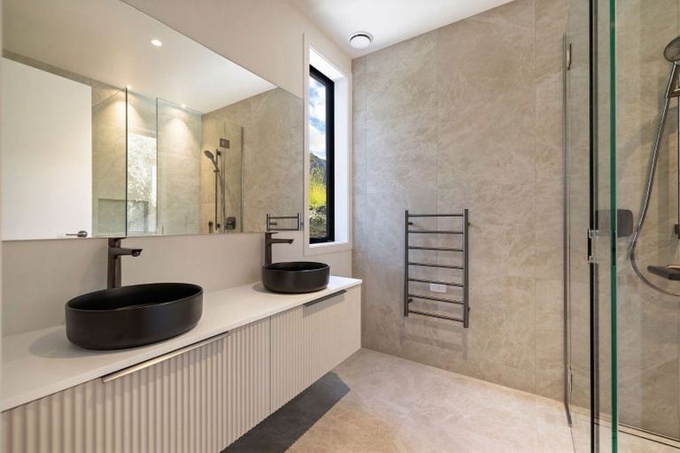 Photo of property in 39 Spur Ridge Rise, Jacks Point, 9371