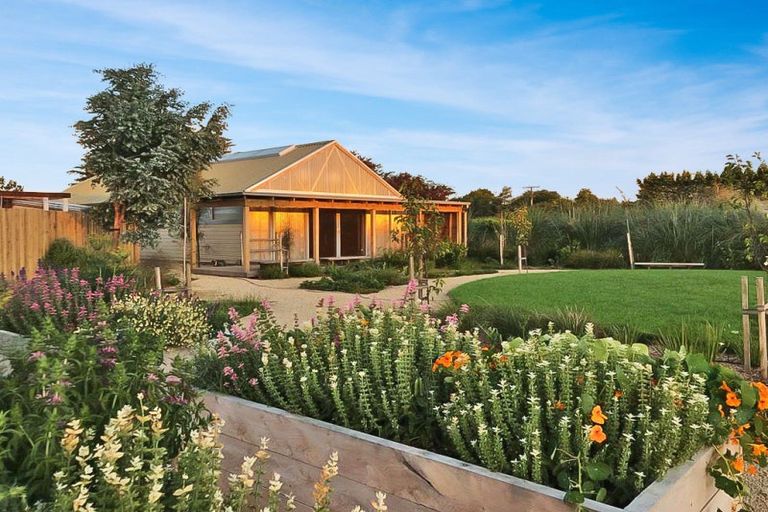 Photo of property in Dublin Street, Martinborough, 5711