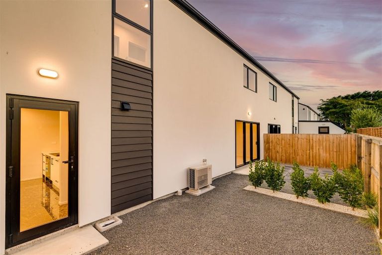 Photo of property in 3/29 Main South Road, Sockburn, Christchurch, 8042