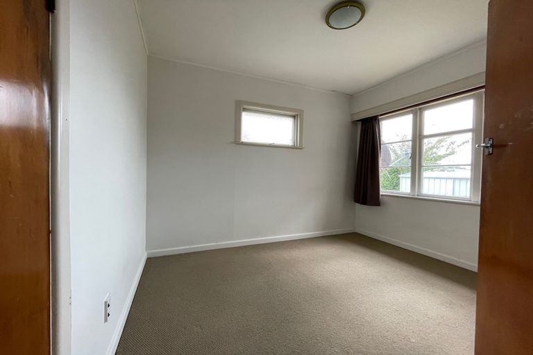 Photo of property in 48 Swanson Road, Henderson, Auckland, 0610
