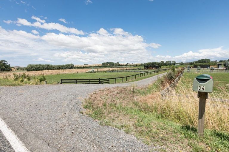 Photo of property in 34 Pourerere Road, Waipawa, 4271