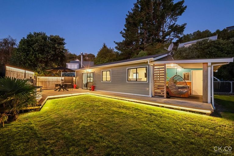 Photo of property in 11 Mcmanaway Grove, Stokes Valley, Lower Hutt, 5019