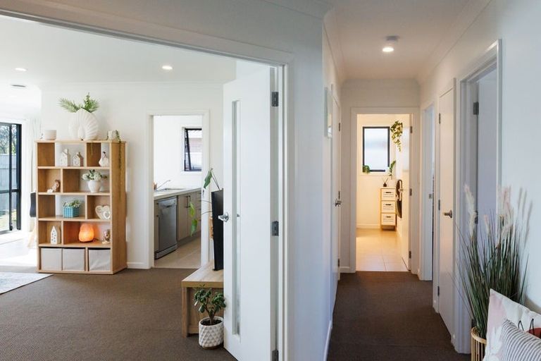 Photo of property in 52 Brooklyn Heights Drive, Kelvin Grove, Palmerston North, 4414