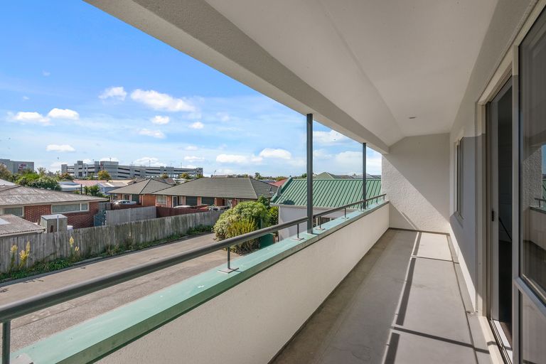 Photo of property in 3/50 Division Street, Riccarton, Christchurch, 8041