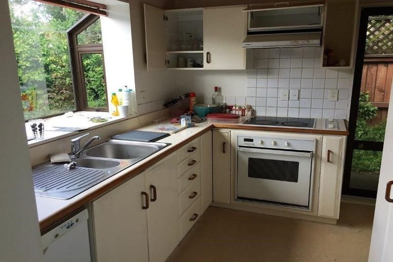 Photo of property in 2/4 Montana Avenue, Ilam, Christchurch, 8041