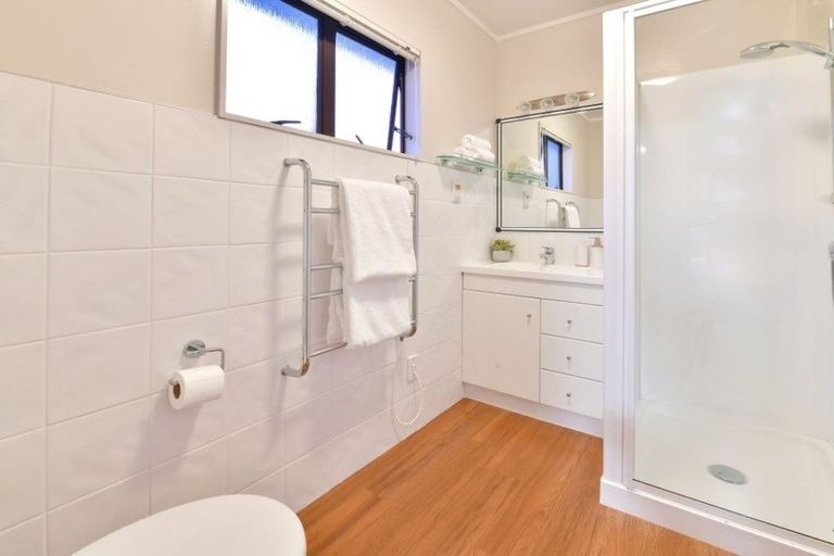 Photo of property in 15a Marigold Place, Mairangi Bay, Auckland, 0630