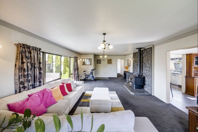 Photo of property in 14 Bassett Place, Taradale, Napier, 4112