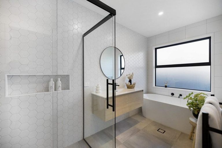 Photo of property in 35 Headley Drive, Lower Shotover, Queenstown, 9304