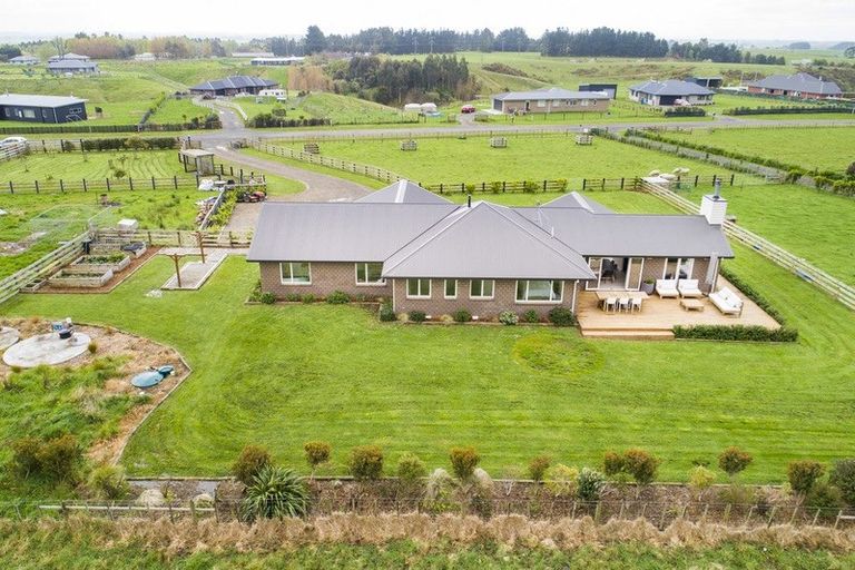 Photo of property in 20 Highland View Drive, Tokomaru, Palmerston North, 4474