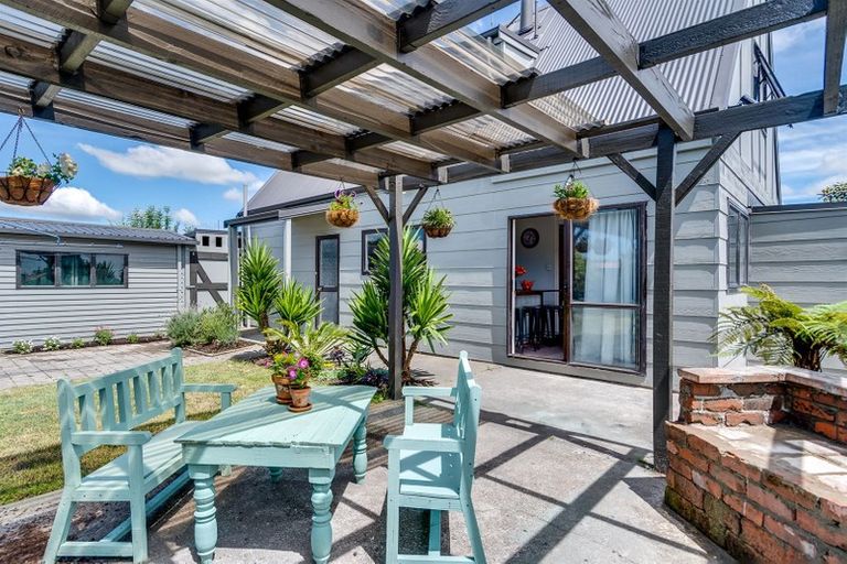 Photo of property in 141 Tait Drive, Greenmeadows, Napier, 4112