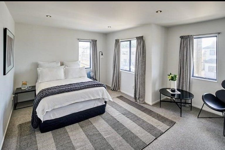 Photo of property in 28 Caledonia Street, Miramar, Wellington, 6022