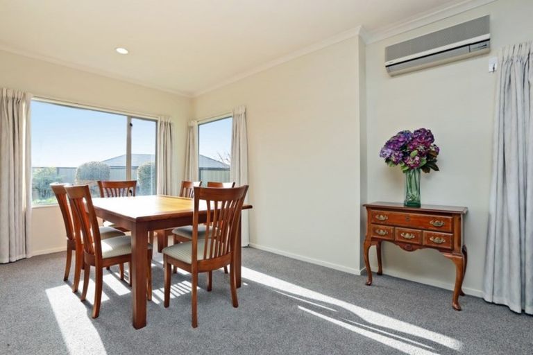 Photo of property in 6 Rosehill Way, Taradale, Napier, 4112