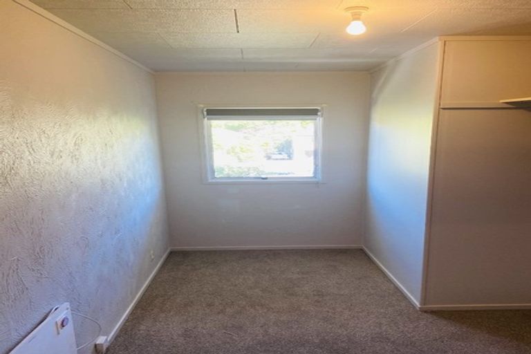 Photo of property in 46 Trias Road, Totara Vale, Auckland, 0629