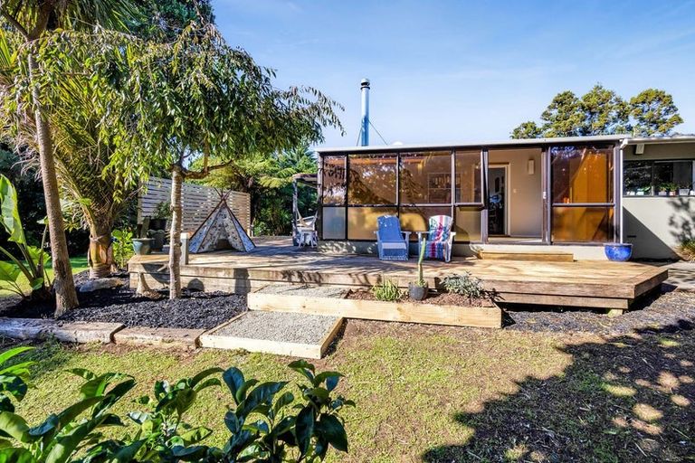 Photo of property in 23 Prudence Place, Oakura, 4314