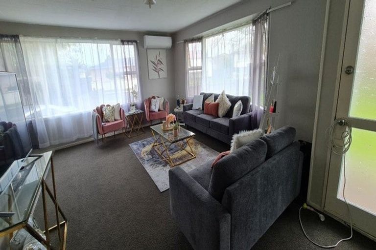 Photo of property in 10 Adams Road, Manurewa, Auckland, 2102