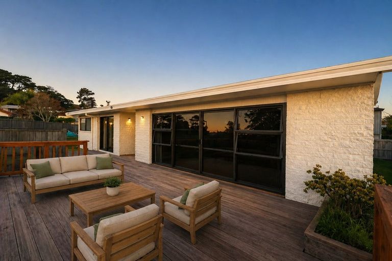 Photo of property in 35 Jandell Crescent, Bucklands Beach, Auckland, 2014