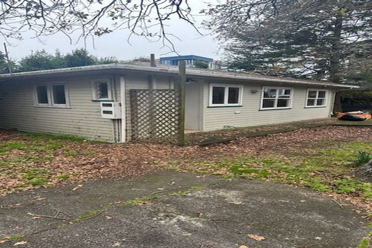 Photo of property in 188 Lake Road, Northcote, Auckland, 0627
