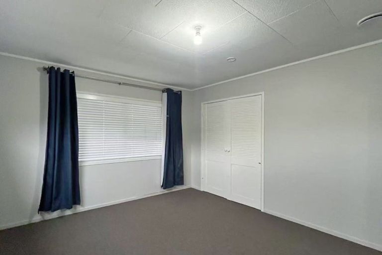 Photo of property in 3 Rukumoana Place, Clendon Park, Auckland, 2103