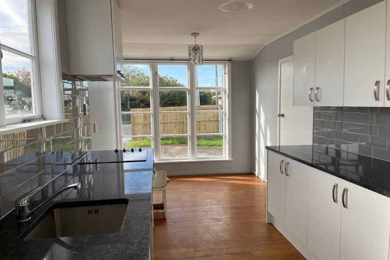 Photo of property in 1/17 Astley Avenue, New Lynn, Auckland, 0600