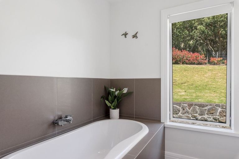 Photo of property in 104 Vaughans Road, Long Bay, Albany, 0792