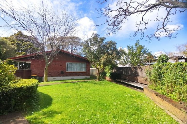 Photo of property in 2 The Boulevard, Sunnyhills, Auckland, 2010