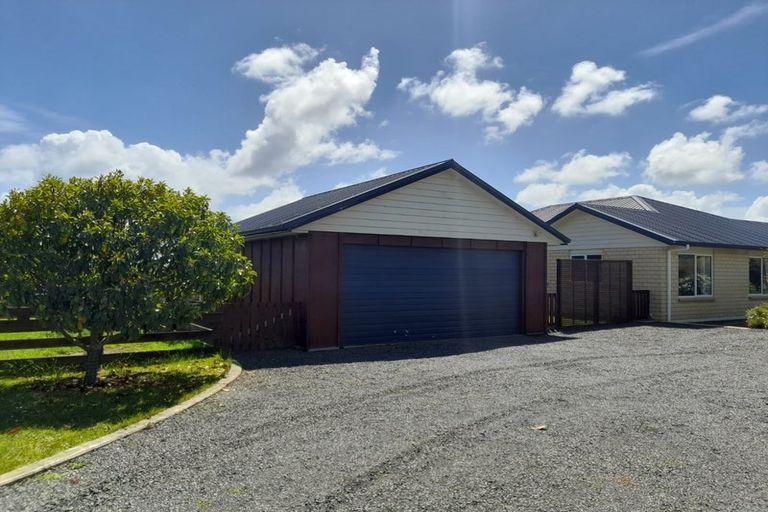Photo of property in 84 Kidd Road, Waiuku, 2682