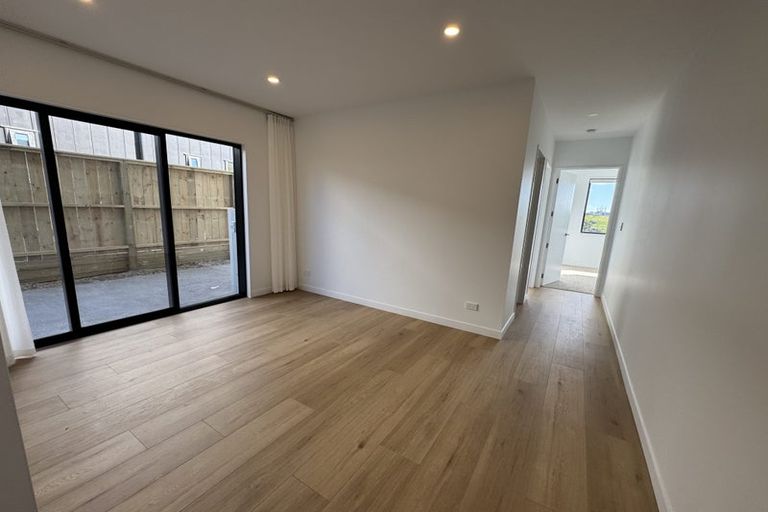 Photo of property in 32 Ridgehill Rise, Flat Bush, 2019