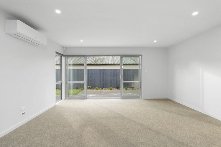 Photo of property in 1 Kakapo Lane, Redwood, Christchurch, 8051