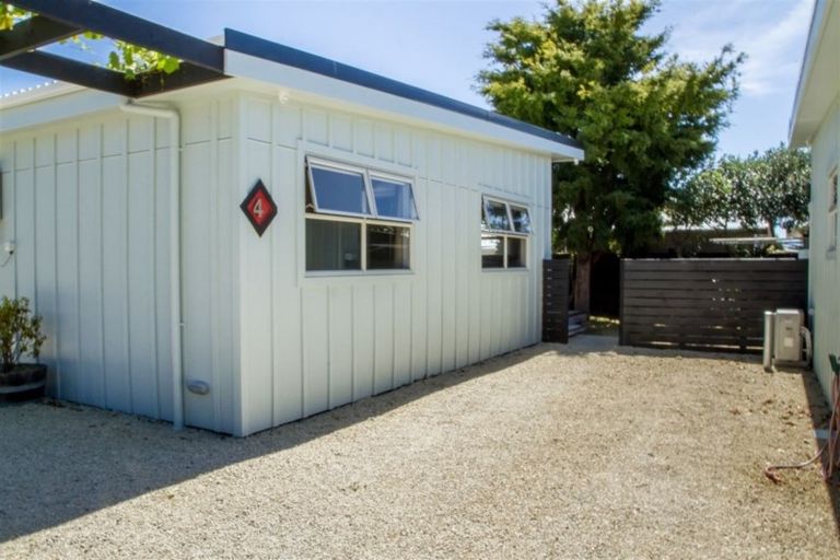 Photo of property in 24 Cologne Street, Martinborough, 5711