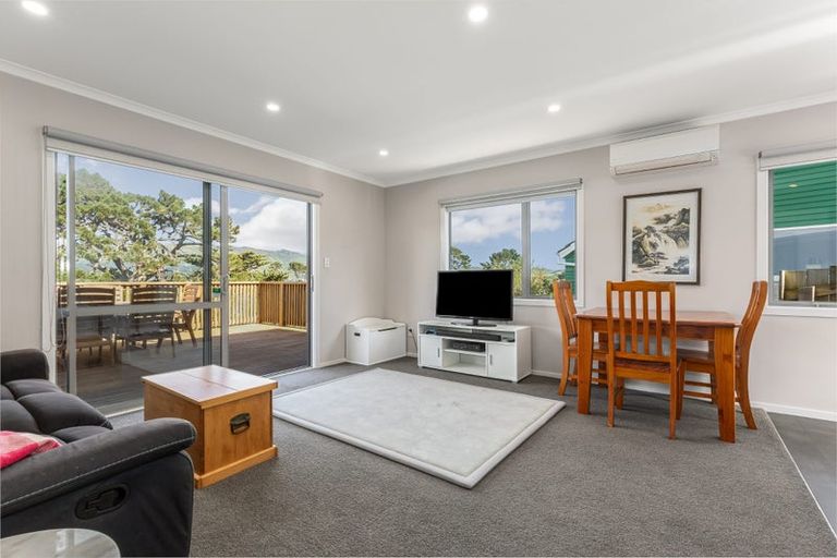 Photo of property in 17a Gloucester Street, Cannons Creek, Porirua, 5024