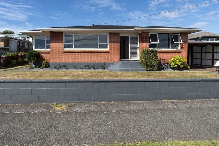 Photo of property in 9 Waimea Street, Westown, New Plymouth, 4310