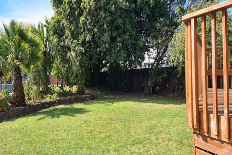 Photo of property in 4 Mahia Place, Kelvin Grove, Palmerston North, 4414
