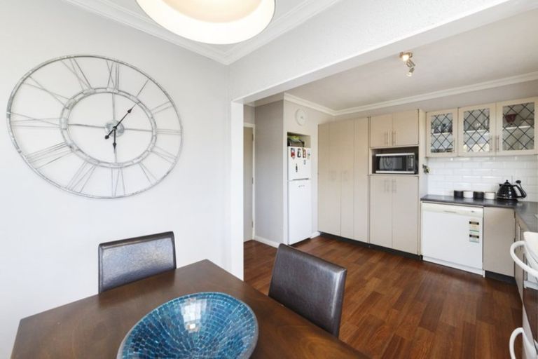 Photo of property in 6 Waterford Place, Westbrook, Palmerston North, 4412