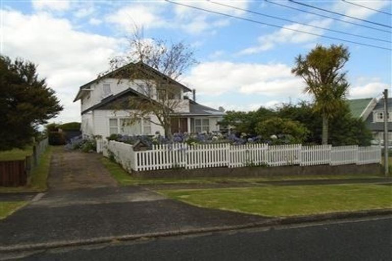 Photo of property in 6 Grendon Road, Titirangi, Auckland, 0604