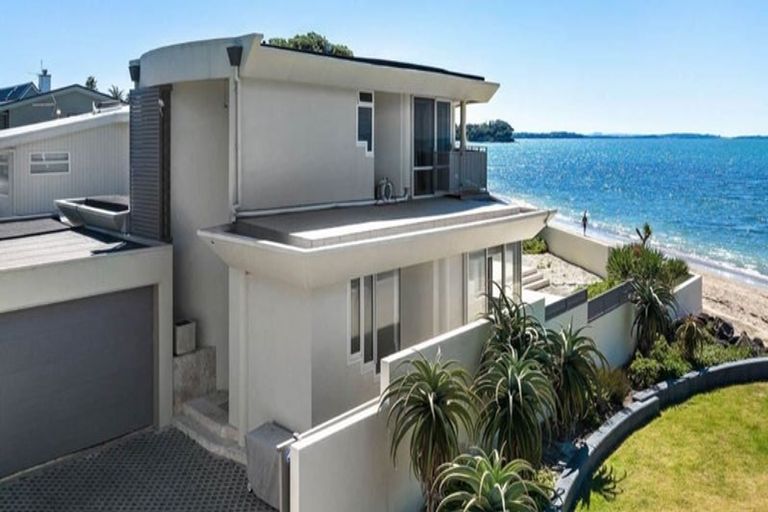 Photo of property in 26 Tiri Road, Milford, Auckland, 0620