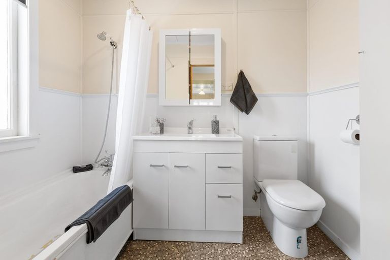 Photo of property in 2 Gibson Road, Tuakau, 2121