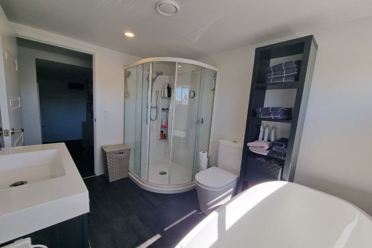 Photo of property in 2/33 Searells Road, Strowan, Christchurch, 8052