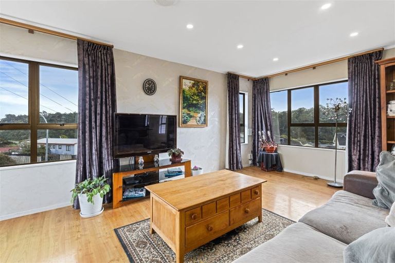 Photo of property in 27 Hale Crescent, Bayview, Auckland, 0629
