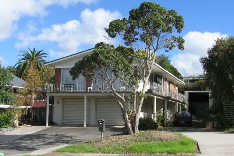 Photo of property in 16 Mccrystal Avenue, Bucklands Beach, Auckland, 2012