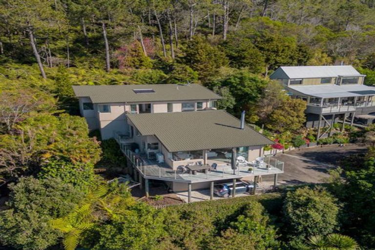 Photo of property in 10 Patricia Place, Hahei, Whitianga, 3591