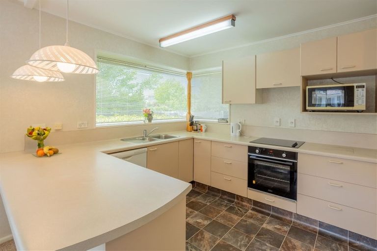 Photo of property in 39 Kent Lodge Avenue, Avonhead, Christchurch, 8042