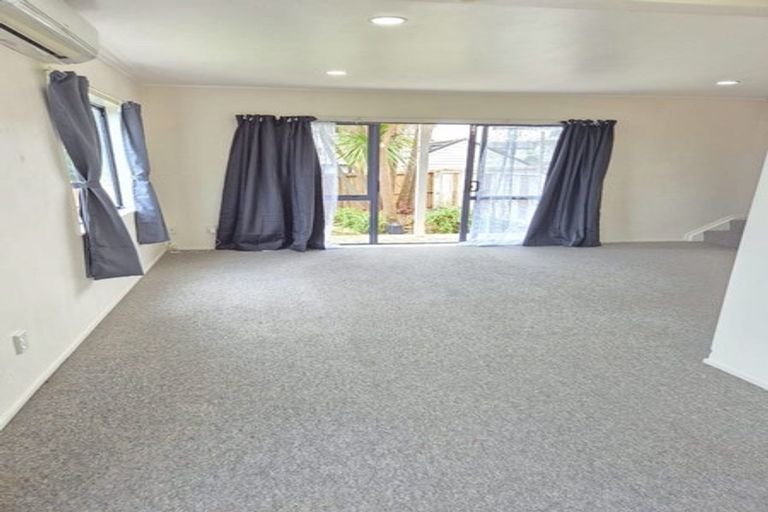 Photo of property in 6a Blacklock Avenue, Henderson, Auckland, 0612