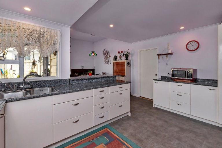 Photo of property in 16 Deveron Street, Regent, Whangarei, 0112